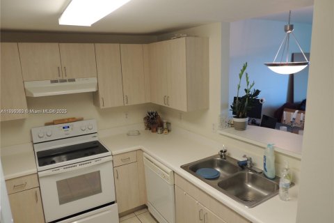 Condominio en venta en Coral Gables, Florida, 1 dormitorio, 71.53 m2 № 1943686 - foto 12