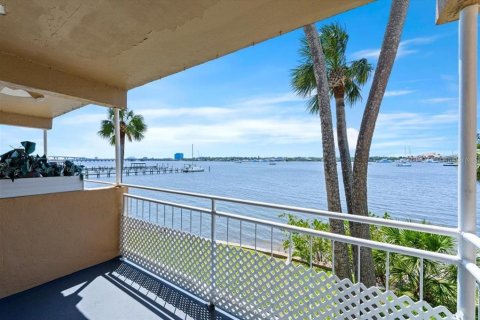 Condominio en alquiler en Daytona Beach, Florida, 2 dormitorios, 75.44 m2 № 1917383 - foto 1
