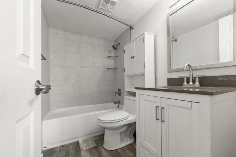 Condominio en alquiler en Daytona Beach, Florida, 2 dormitorios, 75.44 m2 № 1917383 - foto 7