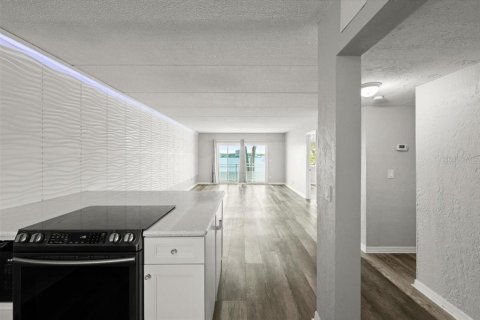 Condominio en alquiler en Daytona Beach, Florida, 2 dormitorios, 75.44 m2 № 1917383 - foto 2