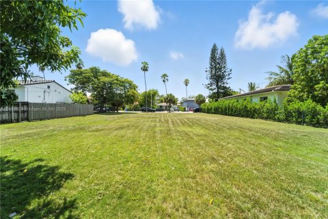 Terreno en venta en Miami, Florida № 1847600 - foto 16