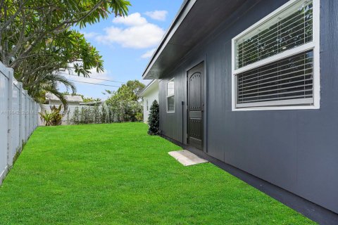 House in Fort Lauderdale, Florida 3 bedrooms, 135.27 sq.m. № 1893051 - photo 9