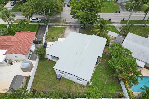 House in Fort Lauderdale, Florida 3 bedrooms, 135.27 sq.m. № 1893051 - photo 10