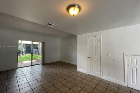 Touwnhouse à louer à Pompano Beach, Floride: 2 chambres, 96.62 m2 № 1798956 - photo 8