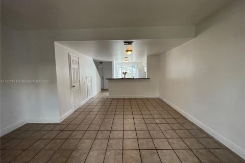 Touwnhouse à louer à Pompano Beach, Floride: 2 chambres, 96.62 m2 № 1798956 - photo 5