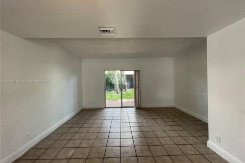 Touwnhouse à louer à Pompano Beach, Floride: 2 chambres, 96.62 m2 № 1798956 - photo 7