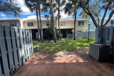 Touwnhouse à louer à Pompano Beach, Floride: 2 chambres, 96.62 m2 № 1798956 - photo 13