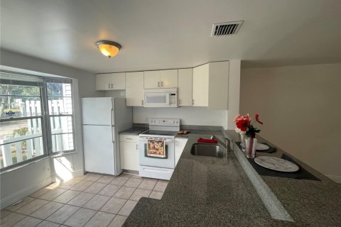 Touwnhouse à louer à Pompano Beach, Floride: 2 chambres, 96.62 m2 № 1798956 - photo 1