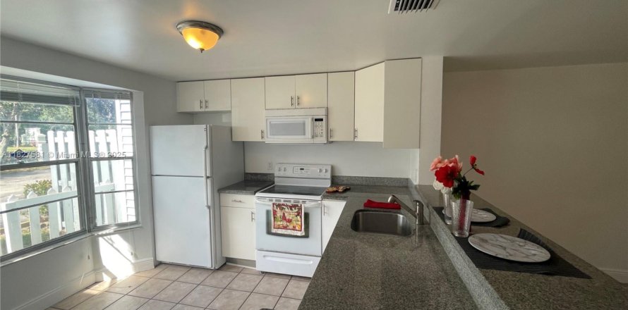 Touwnhouse à Pompano Beach, Floride 2 chambres, 96.62 m2 № 1798956