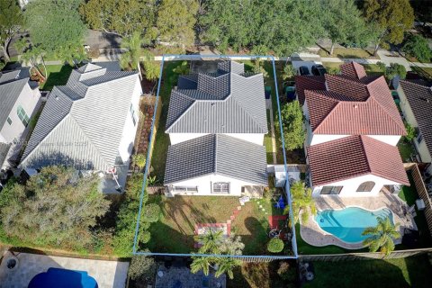 House in Cooper City, Florida 4 bedrooms, 207.82 sq.m. № 1700735 - photo 18