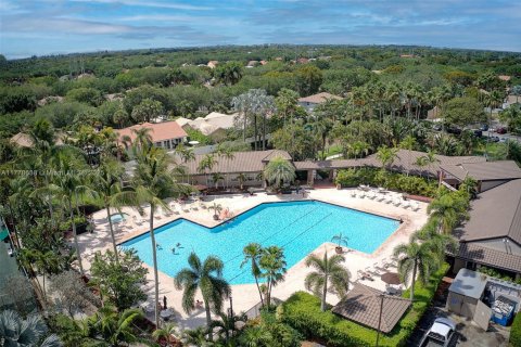 House in Cooper City, Florida 4 bedrooms, 207.82 sq.m. № 1700735 - photo 25