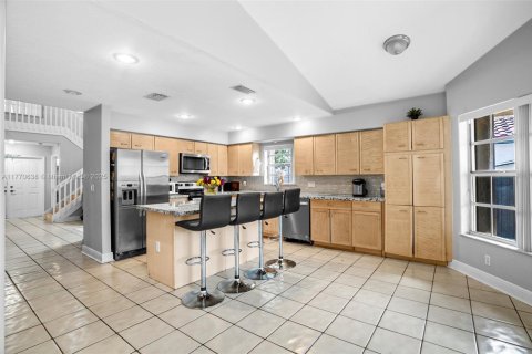 House in Cooper City, Florida 4 bedrooms, 207.82 sq.m. № 1700735 - photo 6