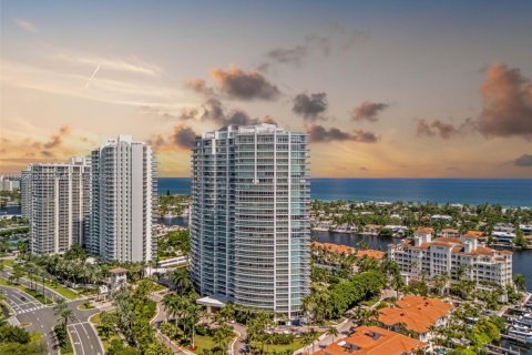 Copropriété à vendre à Aventura, Floride: 5 chambres, 378.11 m2 № 1933922 - photo 1