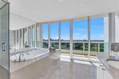 Copropriété à vendre à Aventura, Floride: 5 chambres, 378.11 m2 № 1933922 - photo 10