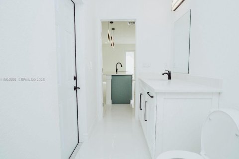 Villa ou maison à vendre à Lehigh Acres, Floride: 4 chambres № 2025547 - photo 3