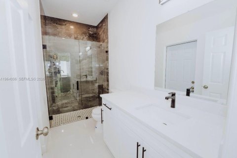 Villa ou maison à vendre à Lehigh Acres, Floride: 4 chambres № 2025547 - photo 2