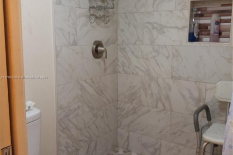 Condominio en venta en Lauderhill, Florida, 2 dormitorios, 99.41 m2 № 2013000 - foto 16