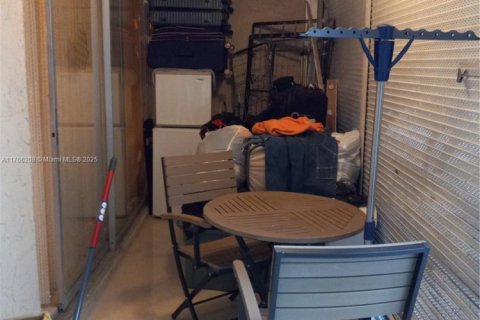 Condominio en venta en Lauderhill, Florida, 2 dormitorios, 99.41 m2 № 2013000 - foto 19