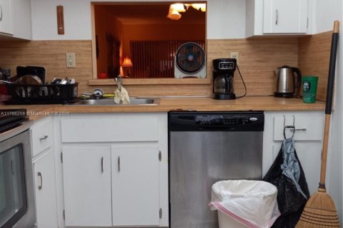 Condominio en venta en Lauderhill, Florida, 2 dormitorios, 99.41 m2 № 2013000 - foto 7