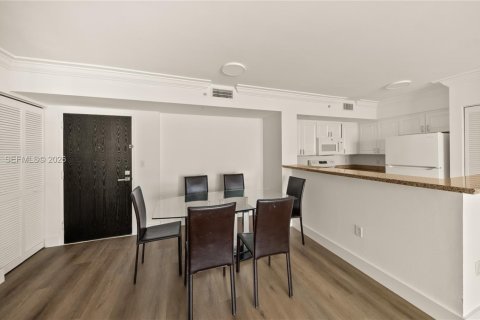 Copropriété à louer à Miami Beach, Floride: 2 chambres, 100.33 m2 № 2044038 - photo 5