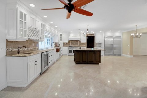 Купить виллу или дом в Пальметто-Бей, Флорида 6 спален, 297.29м2, № 2017434 - фото 10