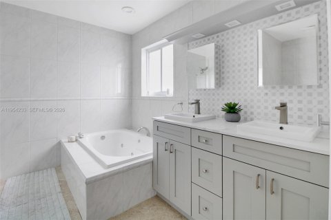 Купить виллу или дом в Пальметто-Бей, Флорида 6 спален, 297.29м2, № 2017434 - фото 13