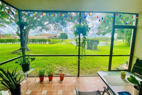 Condominio en venta en West Palm Beach, Florida, 2 dormitorios, 87.79 m2 № 1877811 - foto 5
