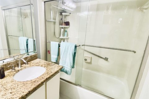 Condominio en venta en West Palm Beach, Florida, 2 dormitorios, 87.79 m2 № 1877811 - foto 11