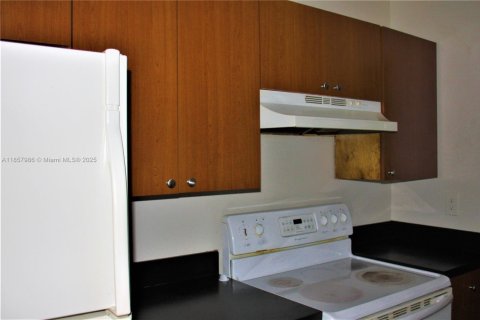 Copropriété à vendre à Lauderhill, Floride: 2 chambres, 99.41 m2 № 1882607 - photo 1