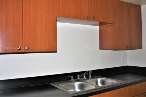 Copropriété à vendre à Lauderhill, Floride: 2 chambres, 99.41 m2 № 1882607 - photo 2