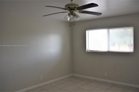 Copropriété à vendre à Lauderhill, Floride: 2 chambres, 99.41 m2 № 1882607 - photo 9