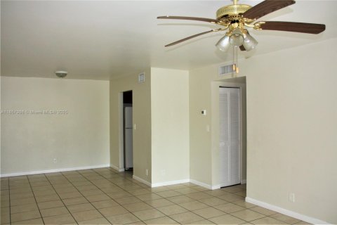 Copropriété à vendre à Lauderhill, Floride: 2 chambres, 99.41 m2 № 1882607 - photo 15