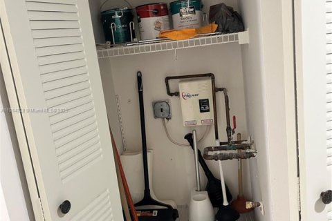 Condominio en venta en Pembroke Pines, Florida, 2 dormitorios, 142.42 m2 № 1972855 - foto 24