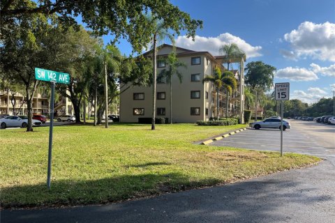 Condominio en venta en Pembroke Pines, Florida, 2 dormitorios, 142.42 m2 № 1972855 - foto 27