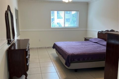 Condominio en venta en Pembroke Pines, Florida, 2 dormitorios, 142.42 m2 № 1972855 - foto 14