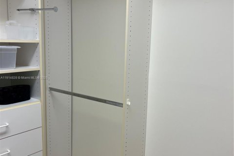 Condominio en venta en Pembroke Pines, Florida, 2 dormitorios, 142.42 m2 № 1972855 - foto 22