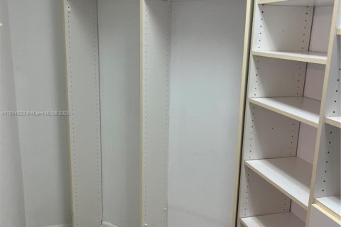 Condominio en venta en Pembroke Pines, Florida, 2 dormitorios, 142.42 m2 № 1972855 - foto 10