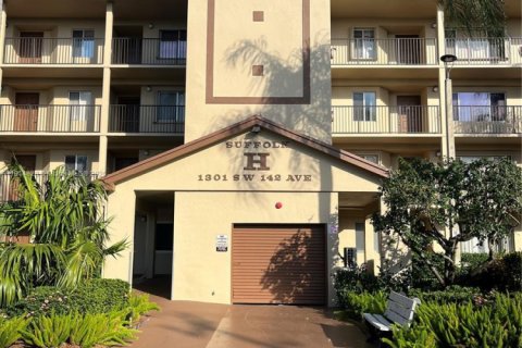 Condominio en venta en Pembroke Pines, Florida, 2 dormitorios, 142.42 m2 № 1972855 - foto 25