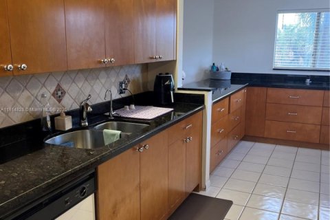 Condominio en venta en Pembroke Pines, Florida, 2 dormitorios, 142.42 m2 № 1972855 - foto 1