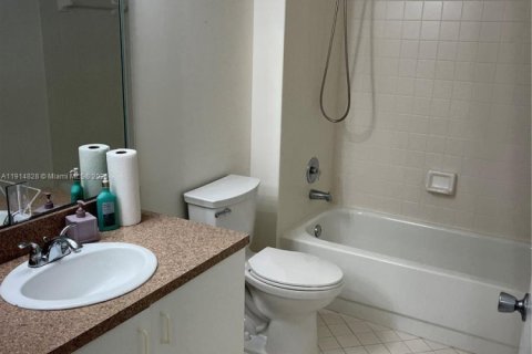 Condominio en venta en Pembroke Pines, Florida, 2 dormitorios, 142.42 m2 № 1972855 - foto 9