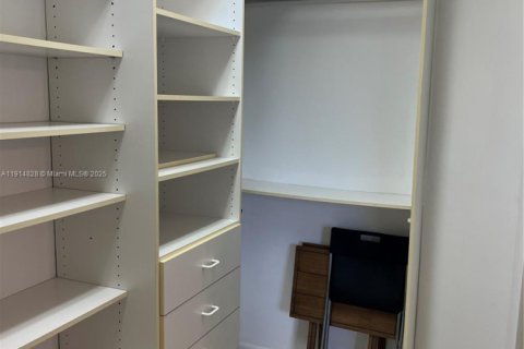 Condominio en venta en Pembroke Pines, Florida, 2 dormitorios, 142.42 m2 № 1972855 - foto 12