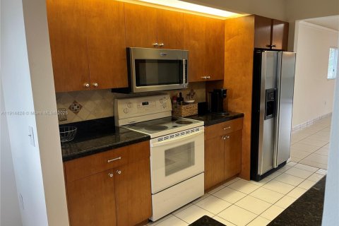 Condominio en venta en Pembroke Pines, Florida, 2 dormitorios, 142.42 m2 № 1972855 - foto 3