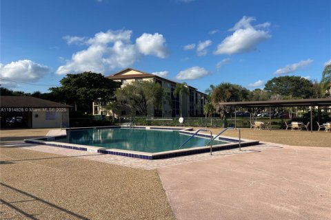 Condominio en venta en Pembroke Pines, Florida, 2 dormitorios, 142.42 m2 № 1972855 - foto 30