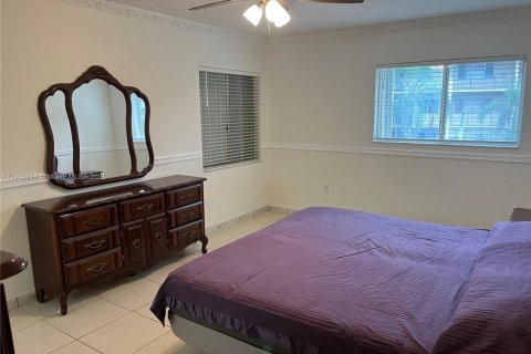 Condominio en venta en Pembroke Pines, Florida, 2 dormitorios, 142.42 m2 № 1972855 - foto 13