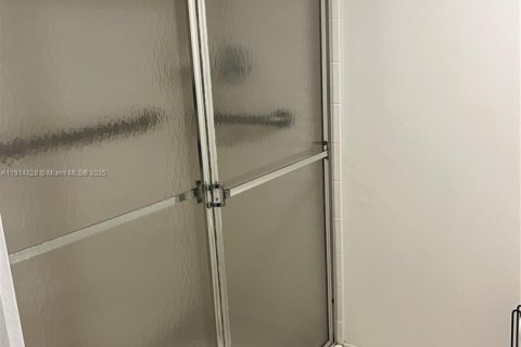 Condominio en venta en Pembroke Pines, Florida, 2 dormitorios, 142.42 m2 № 1972855 - foto 17