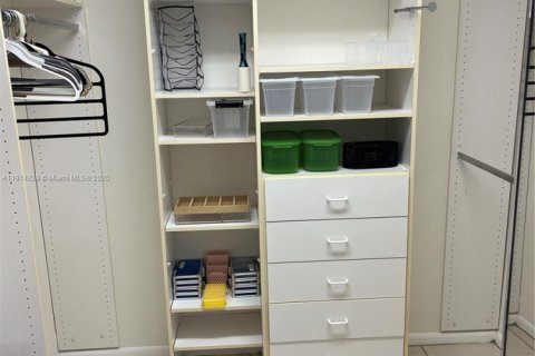 Condominio en venta en Pembroke Pines, Florida, 2 dormitorios, 142.42 m2 № 1972855 - foto 21