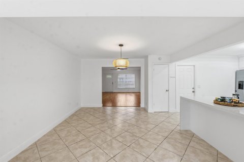 Casa en venta en Fort Lauderdale, Florida, 3 dormitorios, 145.3 m2 № 2309590 - foto 8