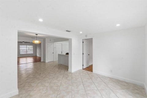 Casa en venta en Fort Lauderdale, Florida, 3 dormitorios, 145.3 m2 № 2309590 - foto 9