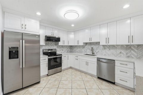 Casa en venta en Fort Lauderdale, Florida, 3 dormitorios, 145.3 m2 № 2309590 - foto 3