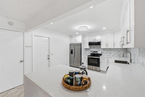 Casa en venta en Fort Lauderdale, Florida, 3 dormitorios, 145.3 m2 № 2309590 - foto 4